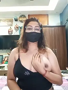 Snapshot of Cute-mona chatting on 6, 7, 2026 Cute-mona online show from 6, 7, 2026
