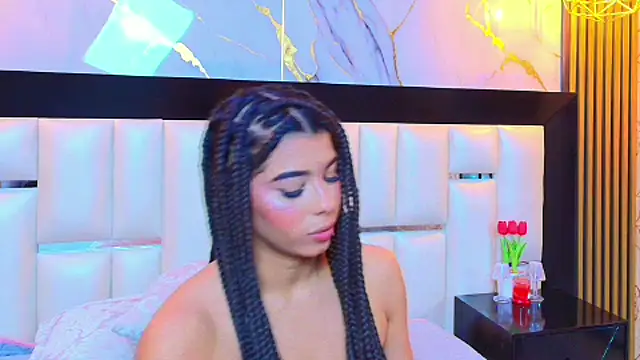 TiaraRosse online show from 23, 9, 2025