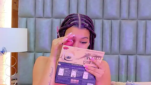 Snapshot of TiaraRosse chatting on 4, 6, 2026 TiaraRosse online show from 4, 6, 2026