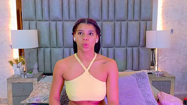 Snapshot of TiaraRosse chatting on 27, 6, 2026 TiaraRosse online show from 27, 6, 2026