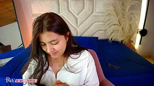 Rebeca Williams  online show from 21, 3, 2025