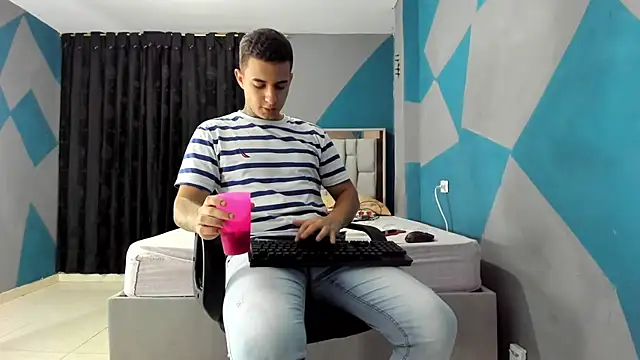 Snapshot of simookeler chatting on 16, 12, 2024 simookeler online show from 16, 12, 2024