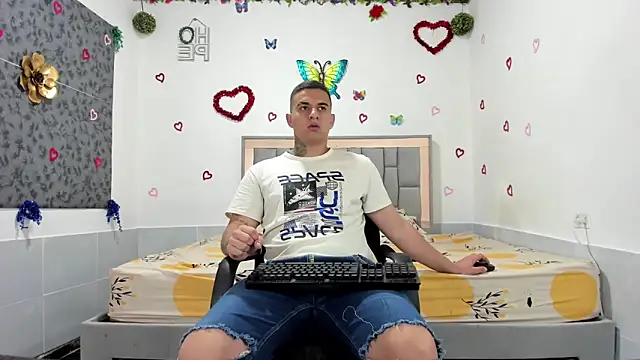 Snapshot of simookeler chatting on 11, 9, 2025 simookeler online show from 11, 9, 2025