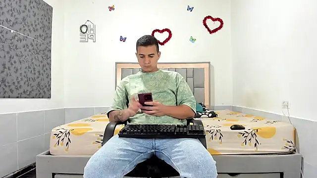 Snapshot of simookeler chatting on 23, 10, 2025 simookeler online show from 23, 10, 2025