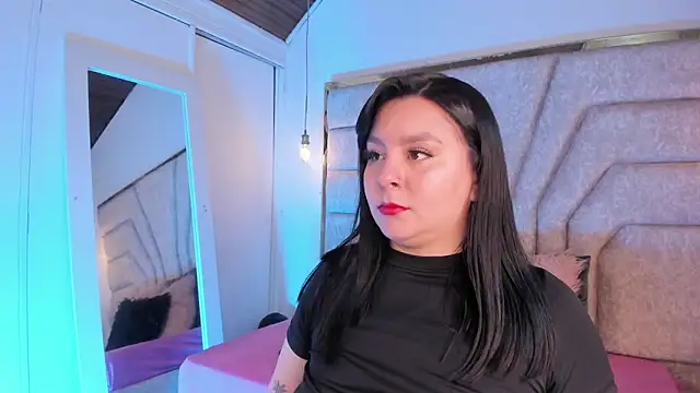 EmaJames25 online show from 13, 10, 2025