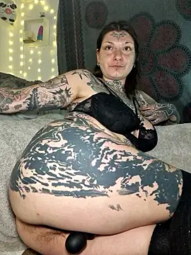 lizzardqueeen online show from 10, 1, 2026