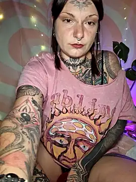 lizzardqueeen online show from 8, 3, 2026