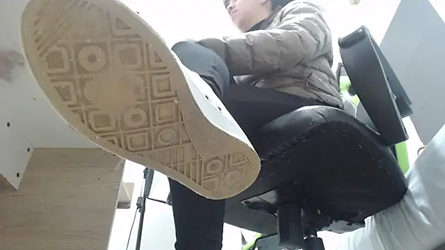 alma fenix online show from 24, 2, 2025