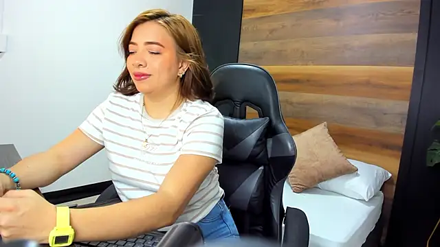 alma fenix online show from 20, 9, 2025