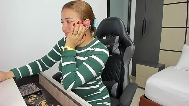 alma fenix online show from 27, 9, 2025