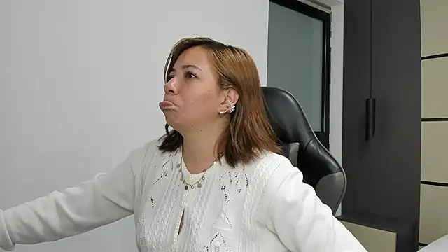 alma fenix online show from 1, 10, 2025