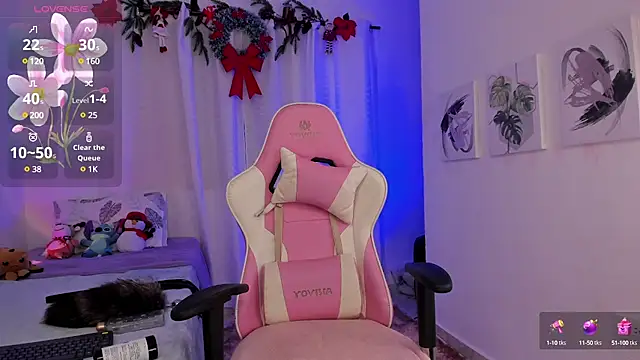 Snapshot of Lia_Petite1 chatting on 1, 2, 2025 Lia Petite1 online show from 1, 2, 2025