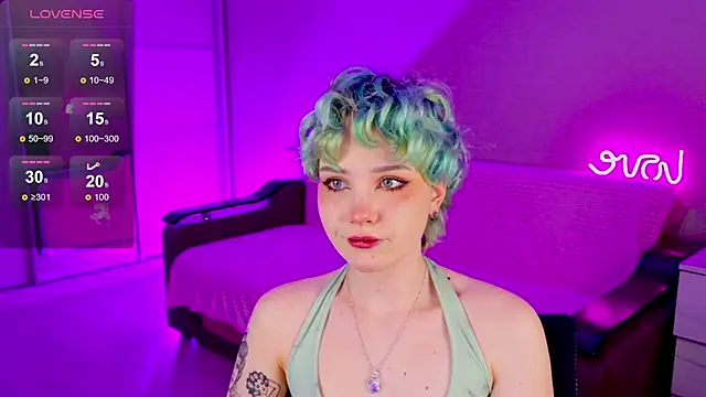 Snapshot of School_Love chatting on 10, 1, 2025 School Love online show from 10, 1, 2025