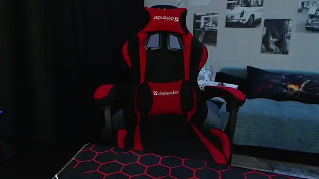 Fluffy Tiffy online show from 2, 10, 2025