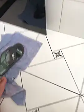 lobomisterioso13 online show from 9, 3, 2026