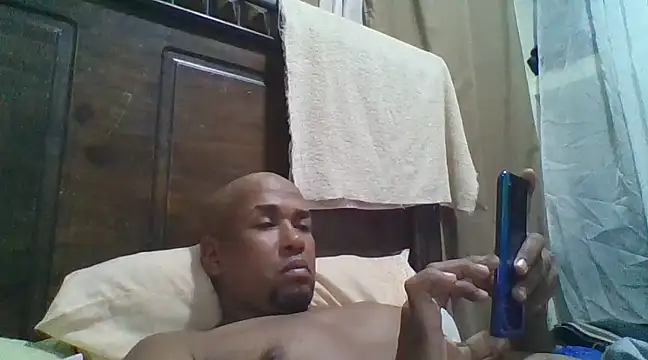 Snapshot of Frankie0880 chatting on 19, 1, 2025 Frankie0880 online show from 19, 1, 2025