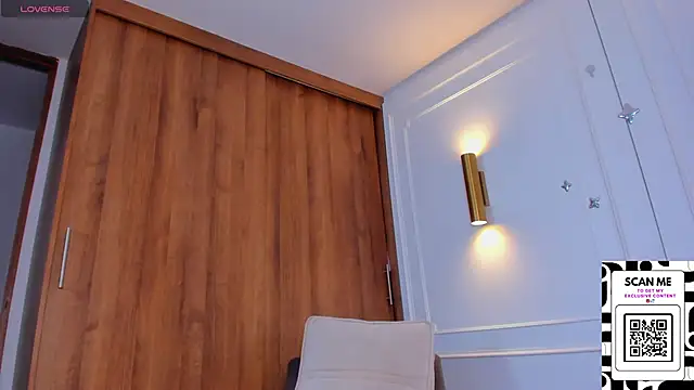 Snapshot of Chrishell_ chatting on 13, 3, 2025 Chrishell  online show from 13, 3, 2025