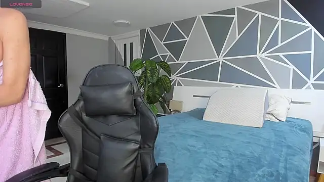 charolbruce 1 online show from 19, 3, 2025