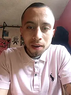 Snapshot of Mich_Stev9524 chatting on 19, 11, 2025 Mich Stev9524 online show from 19, 11, 2025