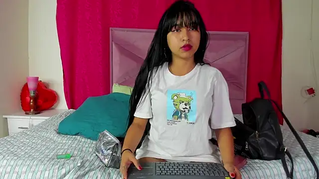 DakotaHoland online show from 12, 3, 2025