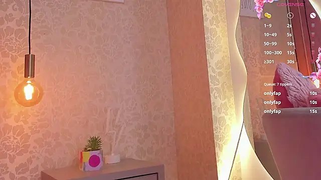 Snapshot of salome-brown chatting on 19, 12, 2024 salome-brown online show from 19, 12, 2024