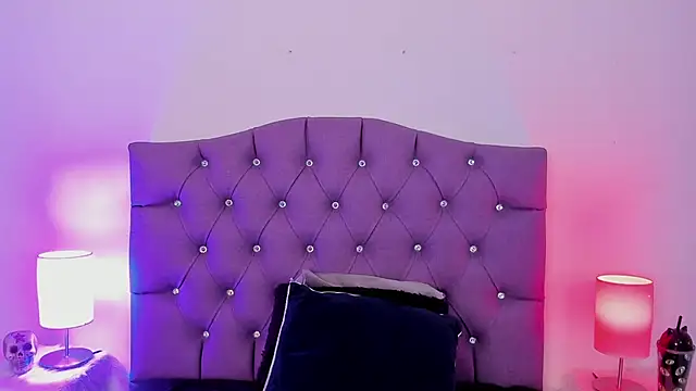 Nyx nayla online show from 6, 1, 2025