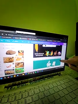 Snapshot of LorenRosse chatting on 28, 2, 2025 LorenRosse online show from 28, 2, 2025