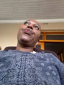 YourDreamLady22 online show from 4, 2, 2025