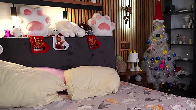 PollyBeev online show from 20, 12, 2025