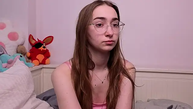 PollyBeev online show from 5, 6, 2026