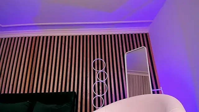 MiaMews online show from 31, 1, 2025