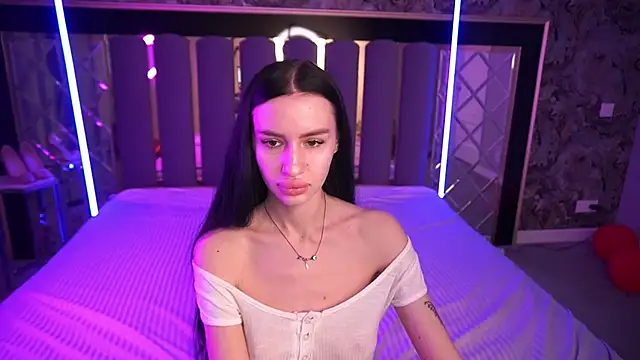 Snow WhiteeeX online show from 3, 3, 2026