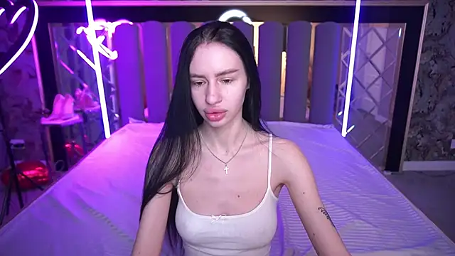 Snow WhiteeeX online show from 7, 4, 2026