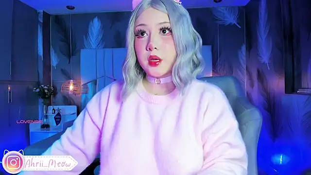 AHRI LEE online show from 1, 1, 2025