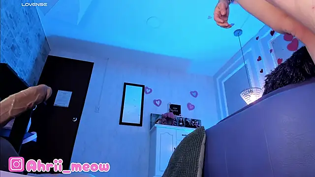 AHRI LEE online show from 8, 3, 2025