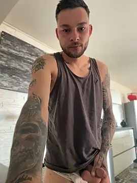 hottwoboys online show from 2, 5, 2026