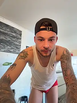 hottwoboys online show from 10, 5, 2026