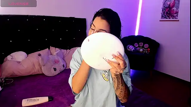 Snapshot of Alice_woodville chatting on 11, 12, 2024 Alice woodville online show from 11, 12, 2024