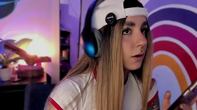 Snapshot of Alice_woodville chatting on 11, 9, 2025 Alice woodville online show from 11, 9, 2025