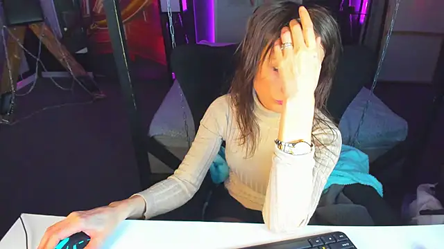 Elizabe th online show from 6, 3, 2025