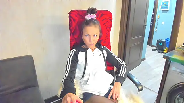 Snapshot of Elizabe_th chatting on 24, 7, 2026 Elizabe th online show from 24, 7, 2026