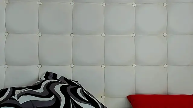 MelanieBrownn online show from 22, 2, 2025