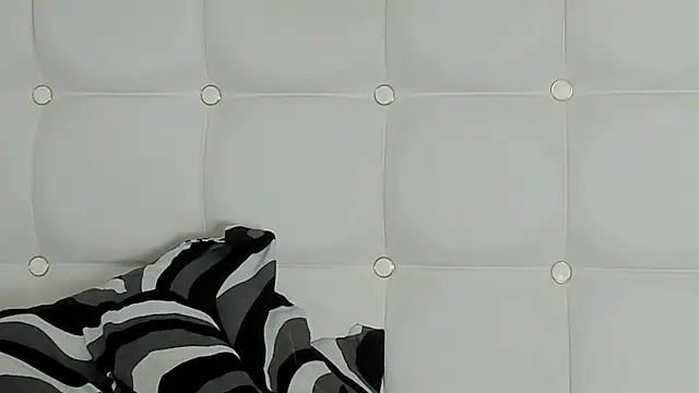 MelanieBrownn online show from 23, 2, 2025