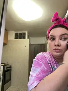 MelanieBrownn online show from 28, 2, 2025