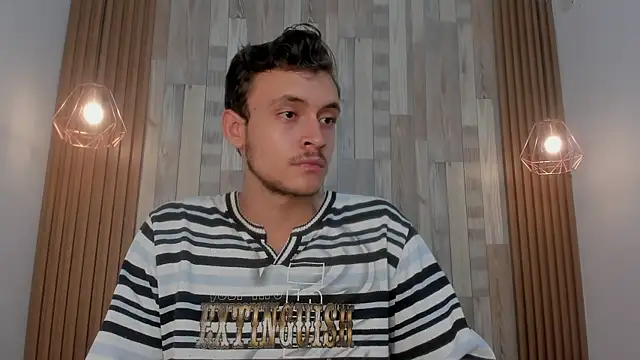 Desmon Clark online show from 1, 2, 2025