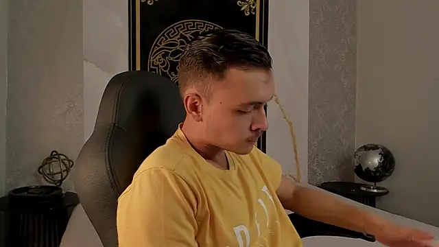 Desmon Clark online show from 20, 2, 2025