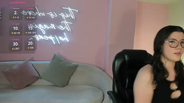 Snapshot of AmberFarrell chatting on 17, 6, 2026 AmberFarrell online show from 17, 6, 2026