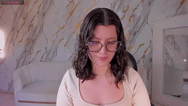 Snapshot of AmberFarrell chatting on 8, 7, 2026 AmberFarrell online show from 8, 7, 2026