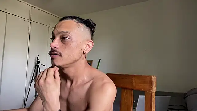 villanocat online show from 10, 12, 2024