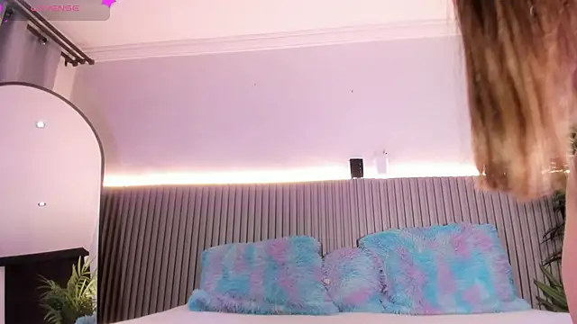 valentina lux online show from 10, 2, 2026